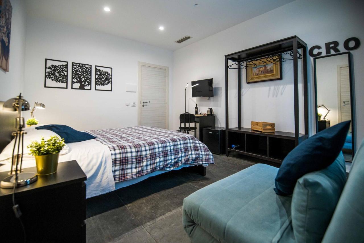 กวัตโตร บริกันติ Bed & Breakfast ซาแลร์โน ภายนอก รูปภาพ