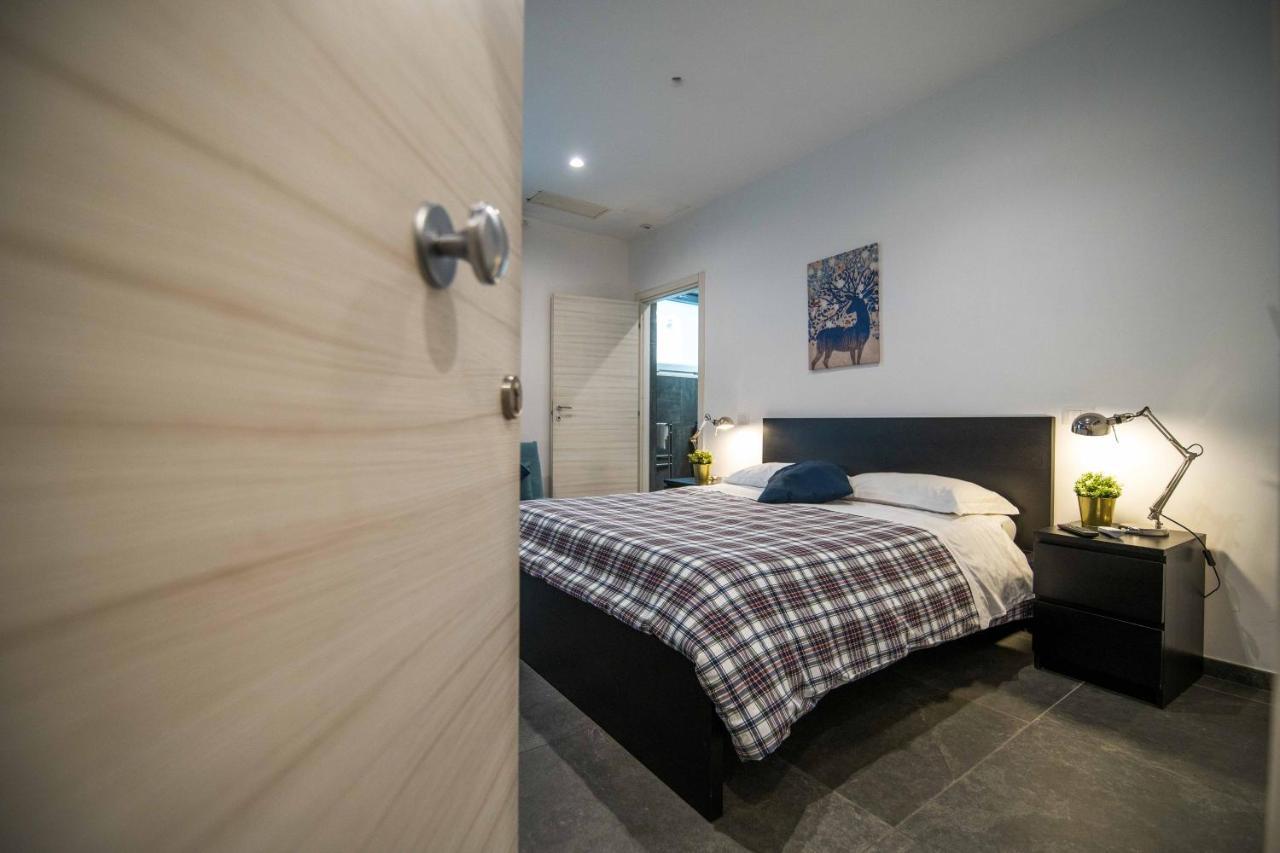กวัตโตร บริกันติ Bed & Breakfast ซาแลร์โน ภายนอก รูปภาพ