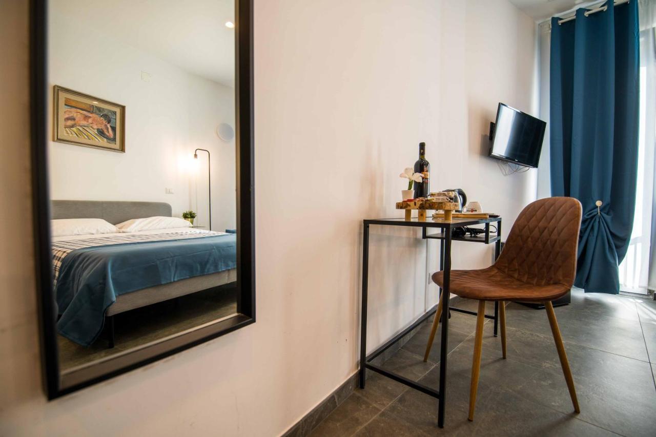 กวัตโตร บริกันติ Bed & Breakfast ซาแลร์โน ภายนอก รูปภาพ